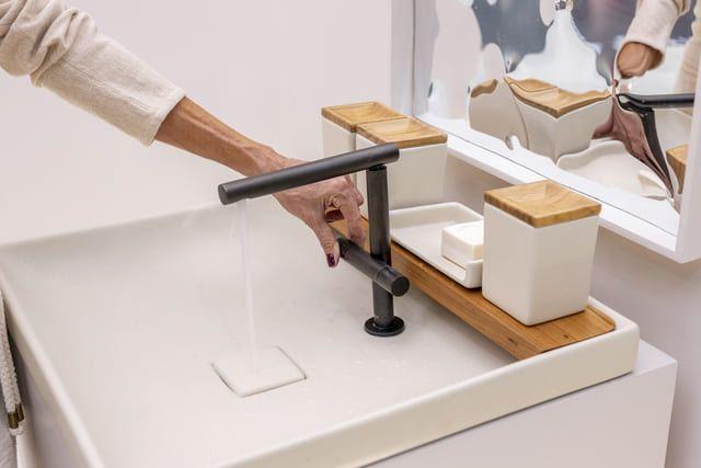 Linhas assinadas de louças e metais sanitários: Arthur Casas