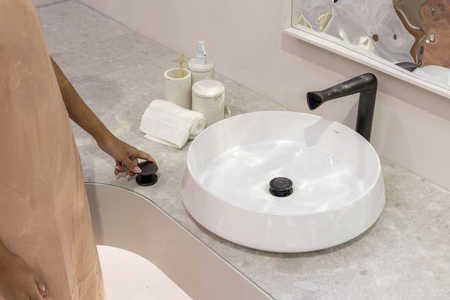 Linhas assinadas de louças e metais sanitários: Jader de Almeida